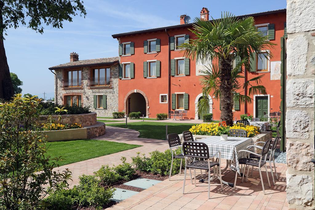 Residence Borgo Mondragon 라찌제 외부 사진