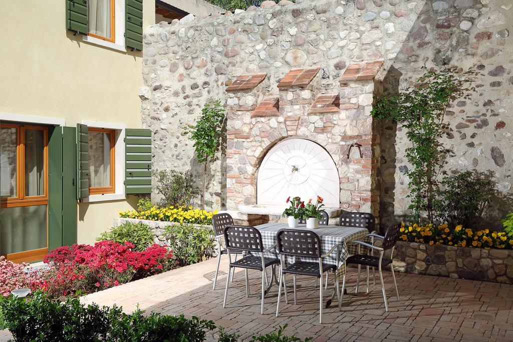 Residence Borgo Mondragon 라찌제 외부 사진