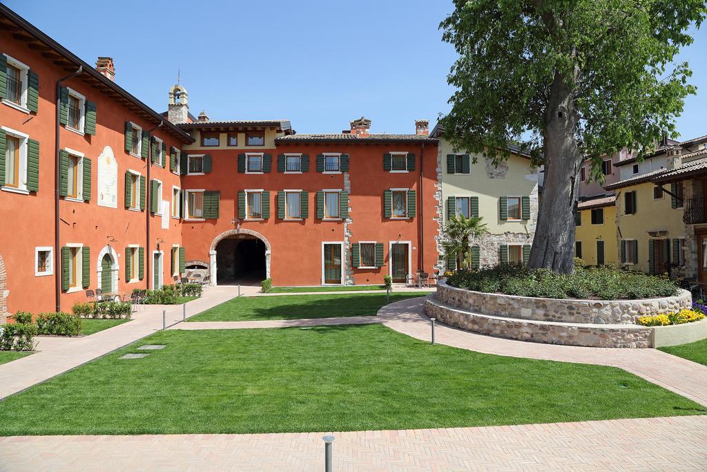 Residence Borgo Mondragon 라찌제 외부 사진