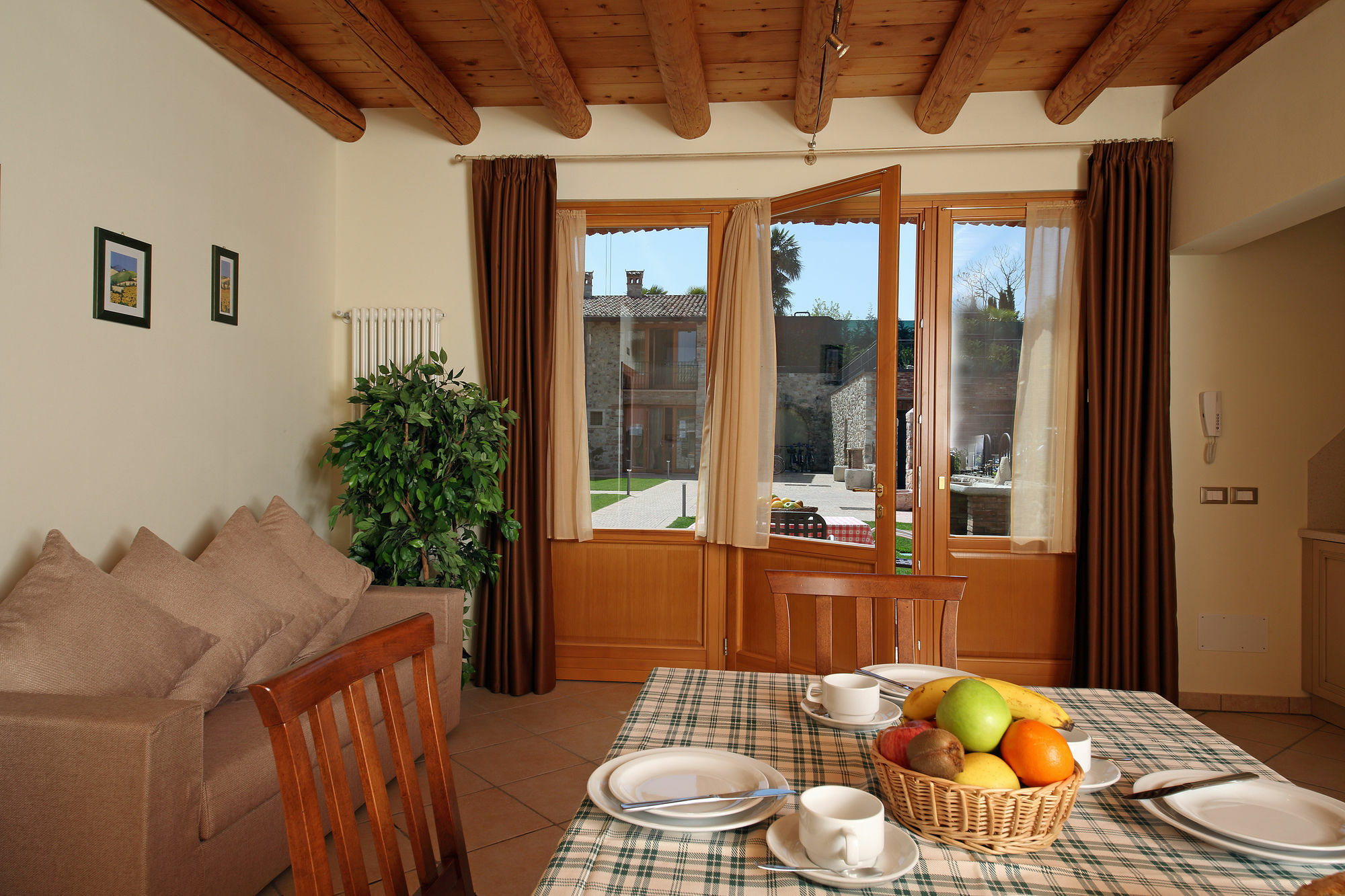 Residence Borgo Mondragon 라찌제 외부 사진