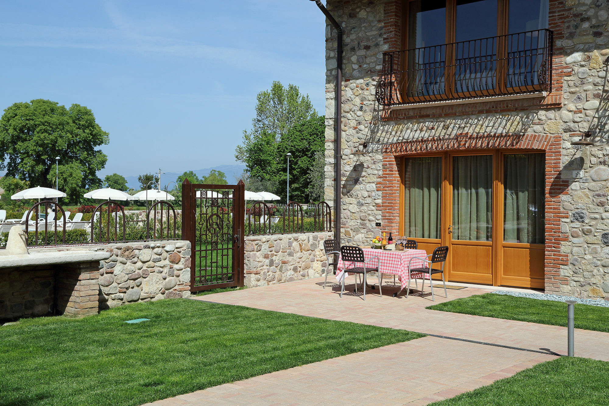 Residence Borgo Mondragon 라찌제 외부 사진